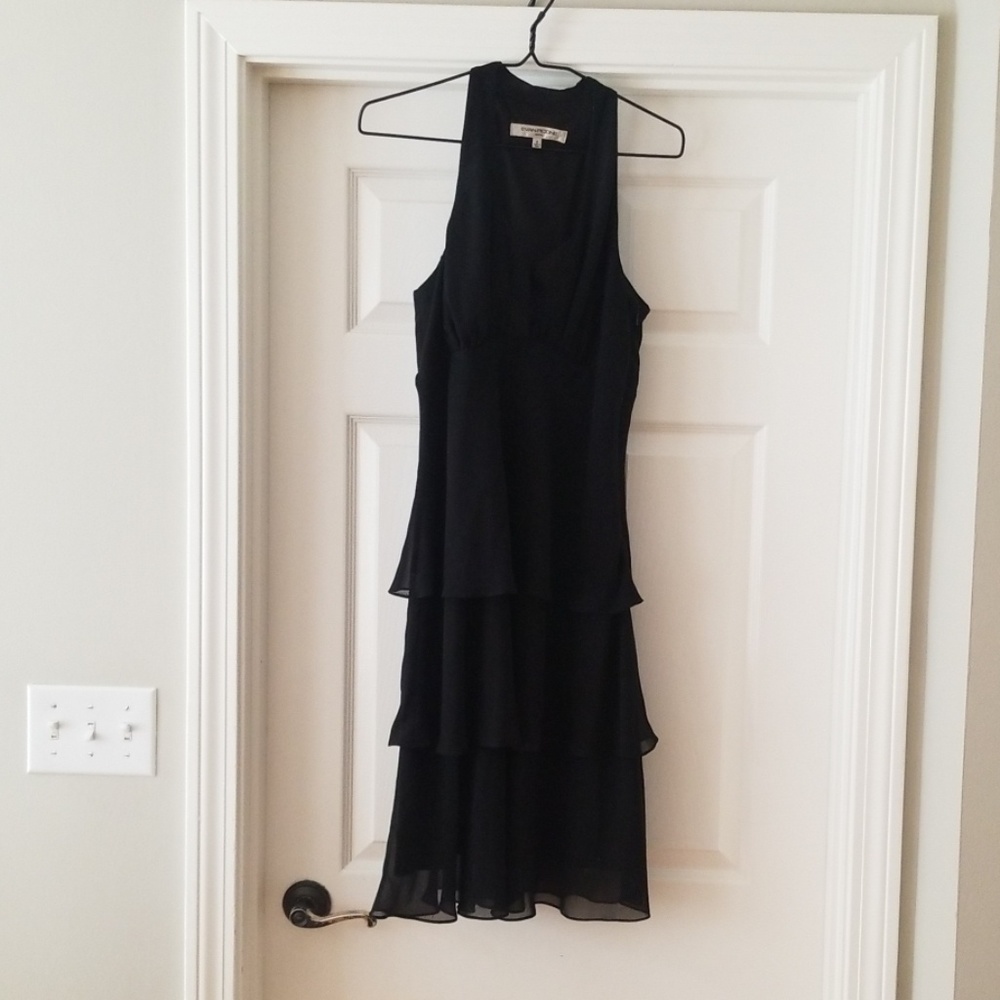 Evan-picone size 6 flattering black dress